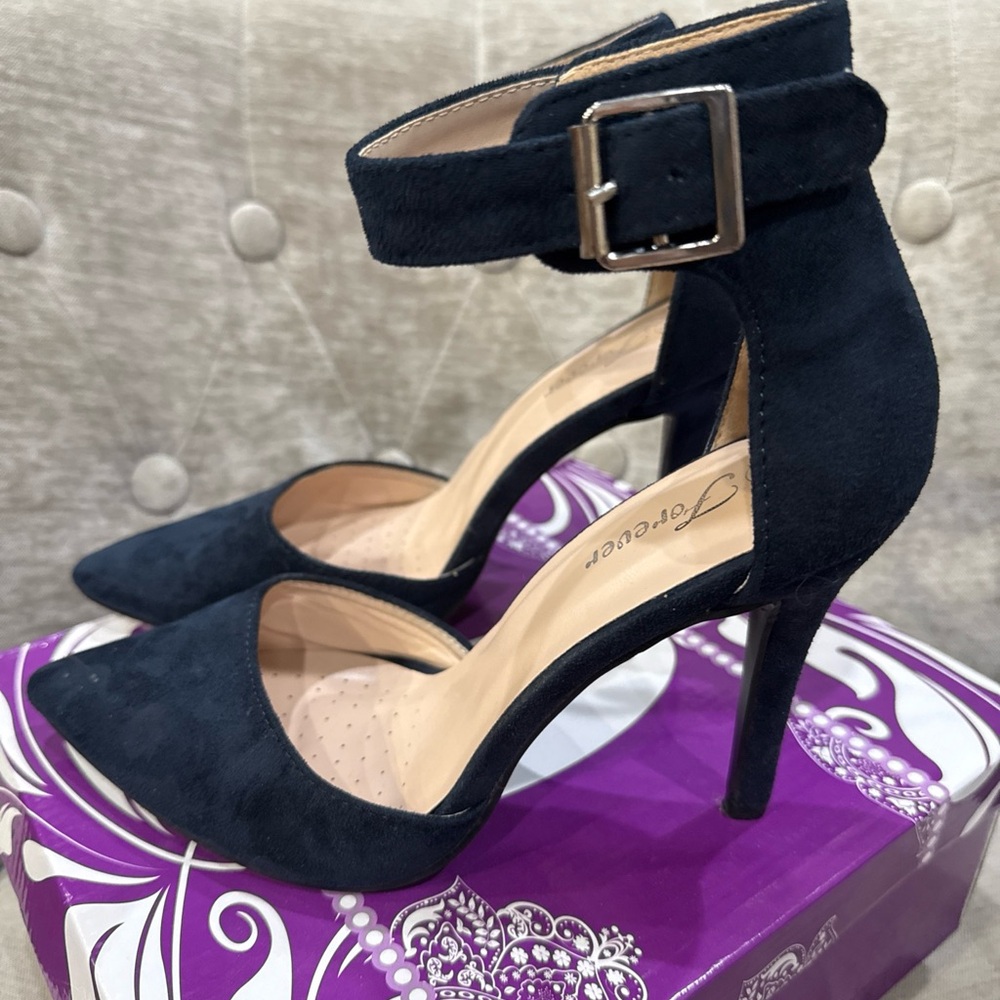 Forever Young Women’s Navy Faux Suede Strap Ankle Pumps Heels Sz 7.5